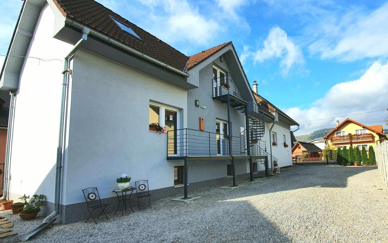 Apartmany Miluska Bešeňová エクステリア 写真